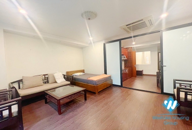 Cute apartment for rent in Truc Bach lake, Ba Dinh, Hanoi 